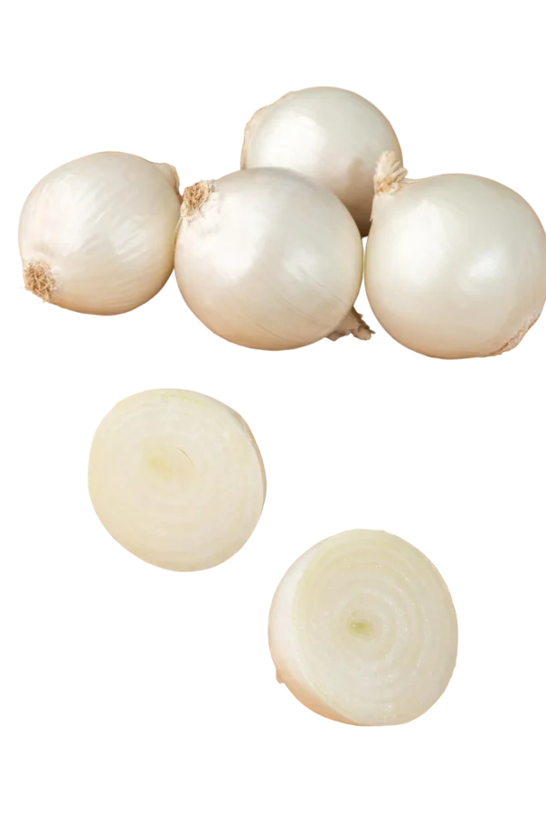 grupo-cebollas-blancas-sobre-mesa-madera